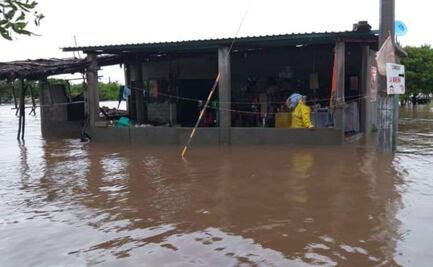 Inundaciones dejan incomunicadas a agencias de Juchitán, en el Istmo de Oaxaca; hay miles de damnificados