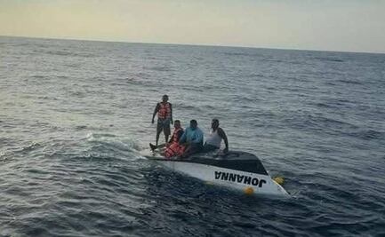 Rescatan con vida a 5 hombres que realizaban pesca deportiva en Huatulco
