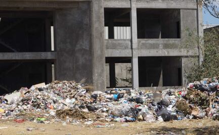 Municipio de Oaxaca de Juárez improvisa tiradero en el Río Salado, por cierre de acceso a basurero