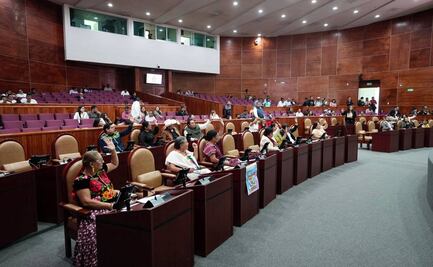 Con aplanadora de Morena, frenan en Congreso de Oaxaca exhorto para revisar errores en libros de texto