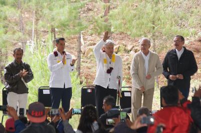 A un año de la victoria electoral, la polémica y popularidad de AMLO