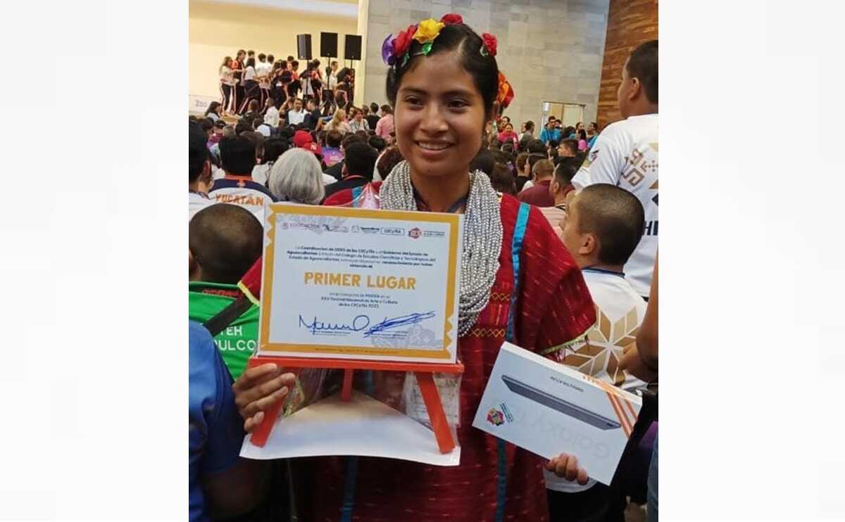 Estudiante triqui de Oaxaca gana primer lugar en Concurso Nacional de Poesía en Aguascalientes. Fotos: Especiales