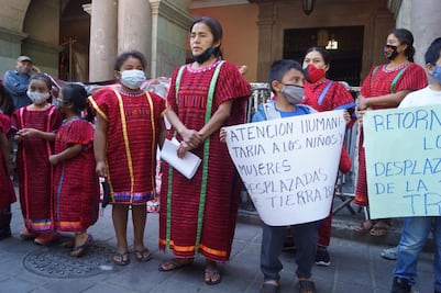 Piden triquis que Encinas lleve mesas para la paz; violencia desplazó a más de 500 personas