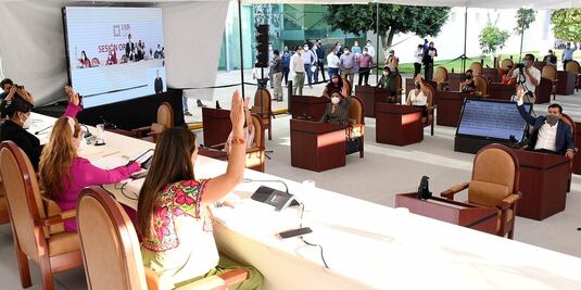 Demanda Congreso de Oaxaca justicia por feminicidio de Rosalía hace 6 años; piden asistencia a su hija