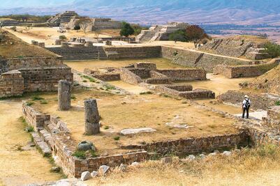 Llaman a Secretaría de Cultura a detener destrucción de suelo histórico de Monte Albán, Oaxaca
