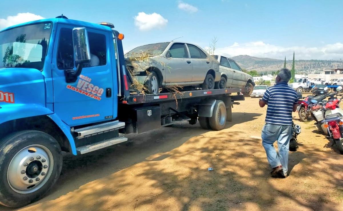 Separan a 6 funcionarios de Oaxaca de Juárez tras sustracción y venta de más de 700 vehículos del corralón