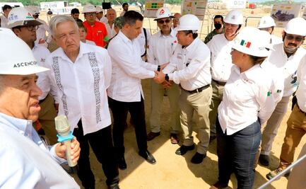 Supervisan AMLO y Murat  carretera Mitla-Tehuantepec, así como obras en Salina Cruz, Oaxaca