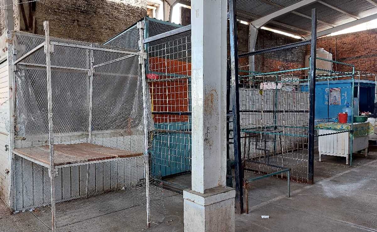 Mercado de Putla, Oaxaca, está en el abandono y es usado como tiradero, denuncian locatarios