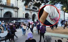 Denuncian violencia contra comerciantes triquis en Oaxaca durante 8M; policía los detuvo por presuntamente participar en movilización