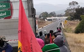 Principales carreteras que conectan a Oaxaca son bloqueadas; FPR demanda justicia por asesinatos
