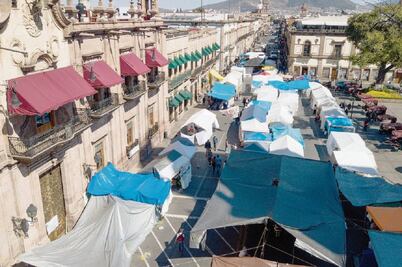 CNTE demanda aumento salarial, autos, hoteles