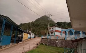 CFE de Tlaxiaco deja sin luz a 16 familias de San Felipe de Jesús Pueblo Viejo, Yucuhiti