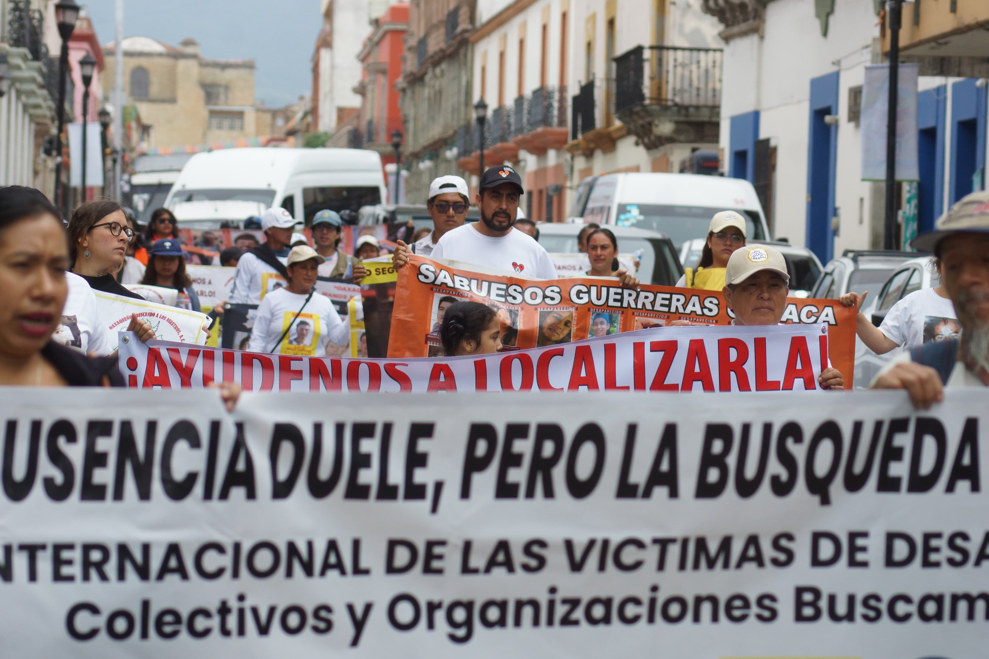 Marcha de colectivos de búsqueda en Oaxaca