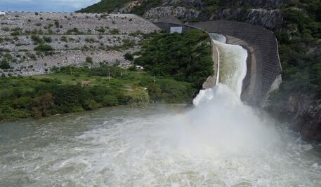 Tras 4 años de sequía presa “Benito Juárez” en el Istmo de Oaxaca se reporta al 104% de capacidad