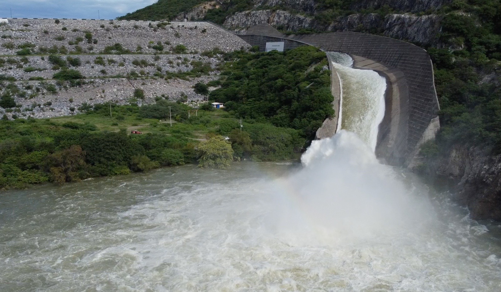 Tras 4 años de sequía presa “Benito Juárez” en el Istmo de Oaxaca se reporta al 104% de capacidad. Foto: Especial