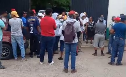 Protestan en la CFE contra los juicios que dependencia inició contra dos familias de Chahuites