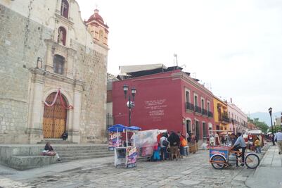 Ambulantes en capital de Oaxaca son responsabilidad del municipio, no del estado: Murat