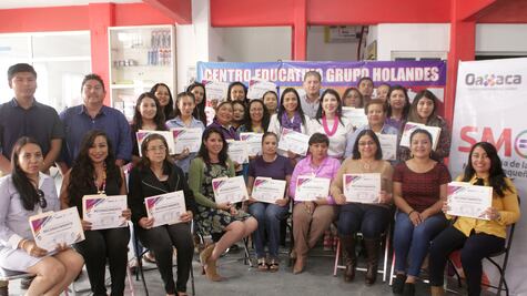 Funcionarias concluyen etapa de curso automotriz; buscan alentar empoderamiento de la mujer