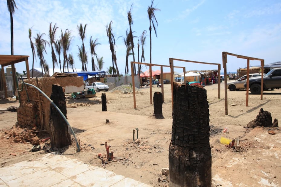 Comerciantes hacen todo lo posible por hacer prosperar sus negocios tras el incendio de marzo que arrasó con más de 50 inmuebles. Foto: Edwin Hernández EL UNIVERSAL