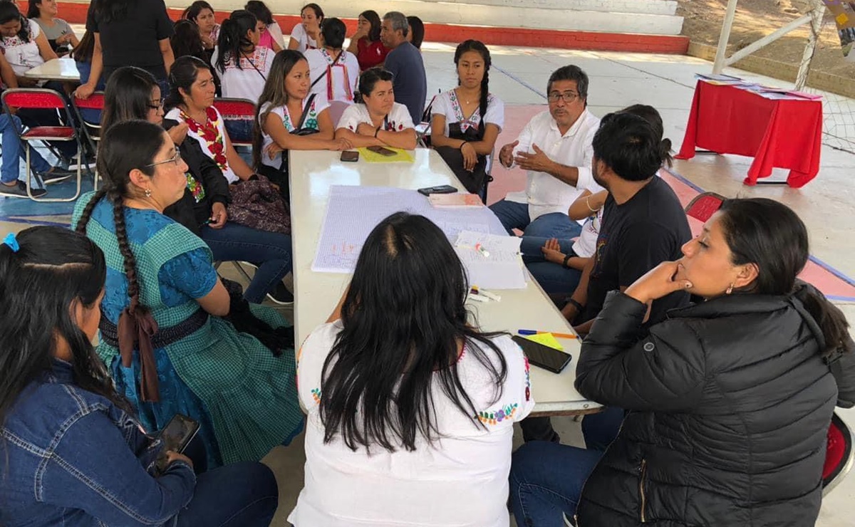 Autoridades de la Universidad Autónoma Comunal se reúnen con gobierno de Oaxaca. Fotos: Especiales