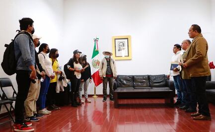 Recibe gobierno de Oaxaca el pliego petitorio de egresados de 11 escuelas normales