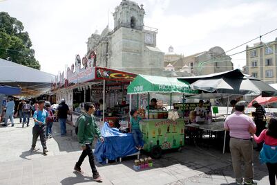 Empleos informales sumaron 30 millones durante 2017: Inegi