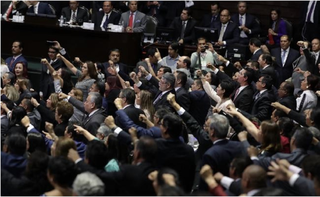 Alistan ley para que funcionarios no ganen más que el Presidente