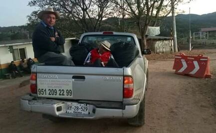 Por camino rural de AMLO, edil de Sosola retiene a autoridades agrarias de Llano Verde, en Oaxaca