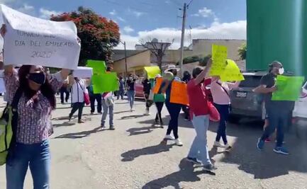 Protestan trabajadores de los poderes del Estado para exigir incentivos deportivos