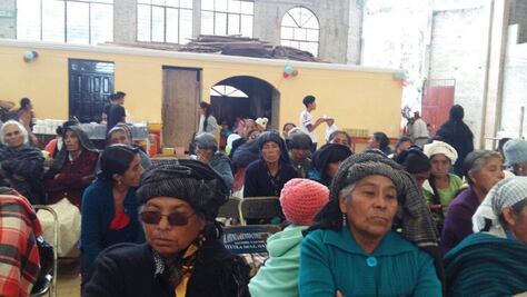 Un centenar de madres de familia de Ayutla Mixe piden que no las dejen "morir de sed"