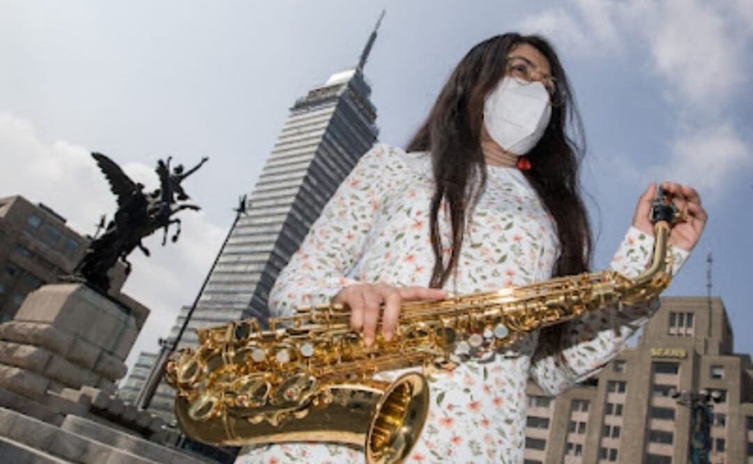 Galardonan a la saxofonista María Elena Ríos Ortiz con premio Coatlicue en Bellas Artes. Foto: Germán Espinoza