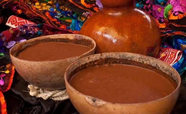 Chone, la bebida ancestral poco conocida de Oaxaca, hecha de cacao, chile y maíz