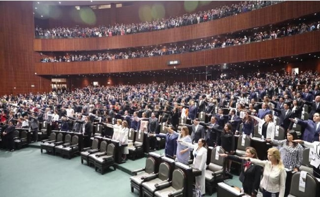 Diputados de Morena arman gritería en sesión constitutiva en San Lázaro