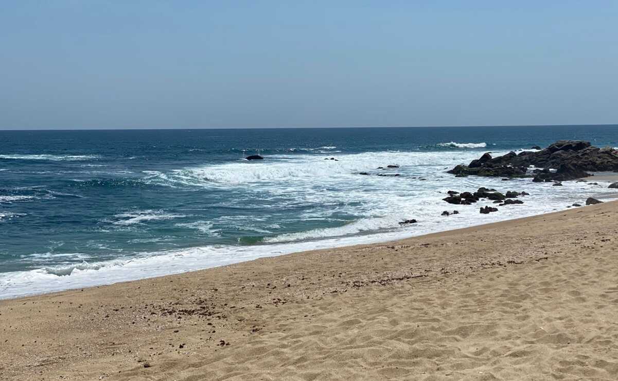 Cierran playas y alertan fuerte oleaje por mar de fondo en Puerto Escondido, en la Costa de Oaxaca. Foto: Fernando Miranda