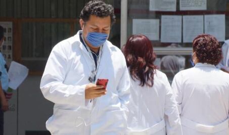Personal médico del ISSSTE en Huajuapan, les han negado pruebas de Covid-19 pese a atender a pacientes confirmados
