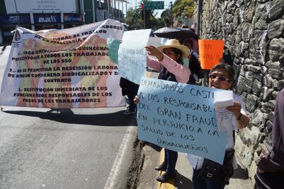 Protestan trabajadores de salud en cruceros