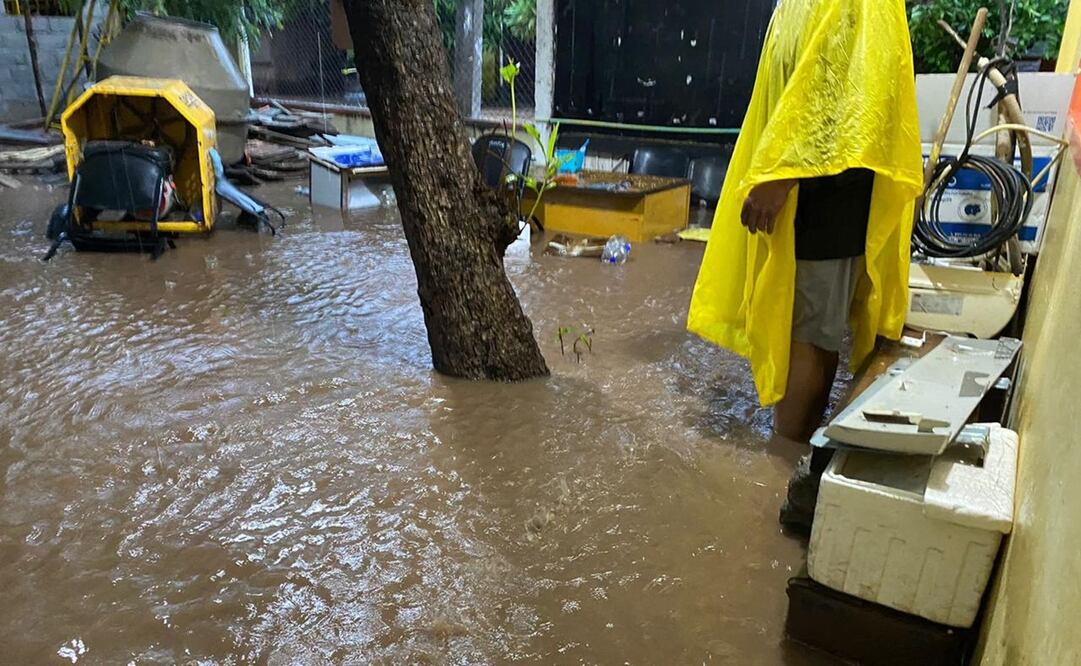 Por inundaciones en Oaxaca, para labores clínica de Juchitán que atiende a 9 mil y Tren Transístmico. Fotos: Especiales