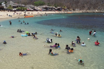 Hoteleros y empresarios rechazan cierre de playas y suspensión de turismo en Huatulco