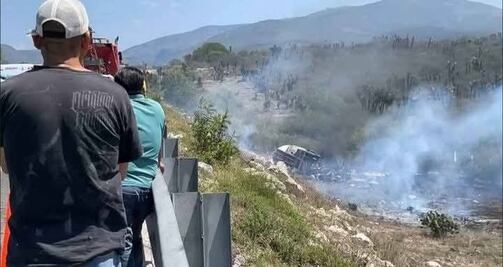 Al menos 20 personas murieron en un accidente en la autopista Tehuacán-Oaxaca, según informes preliminares