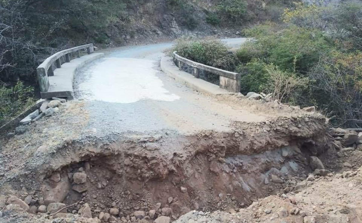 Tequisistlán corta camino rural pavimentado con programa de AMLO en Oaxaca; disparó conflicto con Tlacolulita