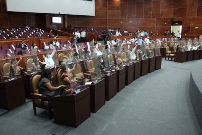 Diputados de Oaxaca aperciben a Murat para que ‘se abstenga’ de violentar veda electoral