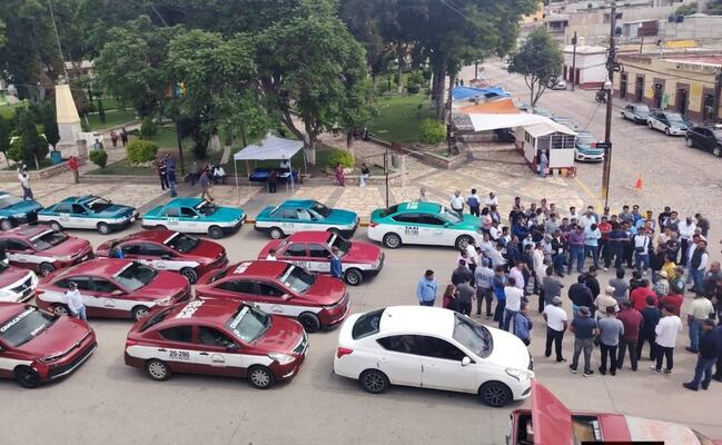 Transportistas de la Mixteca cancelan protesta en la ciudad de Oaxaca, tras mesa de negociación con autoridades estatales 
