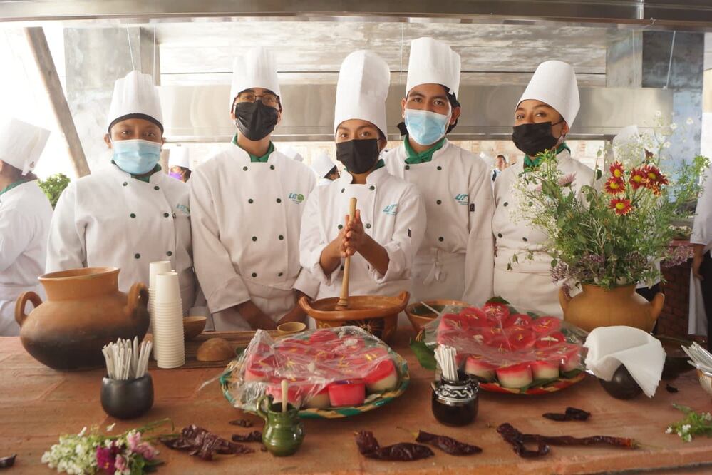 Estrena Oaxaca Escuela de Gastronomía; busca ser semillero para poner en alto cocina tradicional: Murat. Fotos: Edwin Hernández