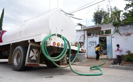 Ante escasez de agua en Oaxaca, gobierno estatal abastece a zonas vulnerables