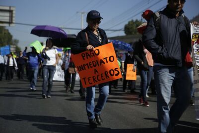 Culmina paro en Hospital Civil; siguen protestas en Salud