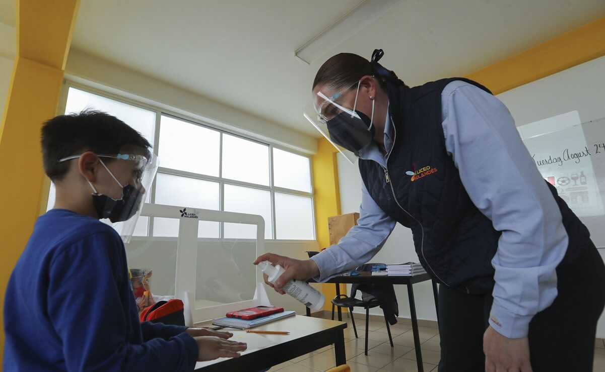 Regreso a clases 2021. Estos son los cubrebocas no permitidos por la SEP