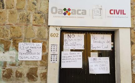 Protestan empleados del Registro Civil contra cierre de oficina en el Centro Histórico