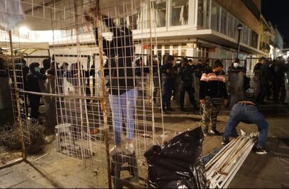 Con operativo de 200 policías, desalojan a comerciantes ambulantes de calles aledañas al zócalo de Oaxaca