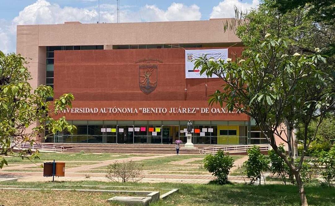 UABJO respetará fallo de tribunal que le ordena no cobrar 10 mil pesos a alumno indígena de Oaxaca: rector. Foto: Fernando Miranda