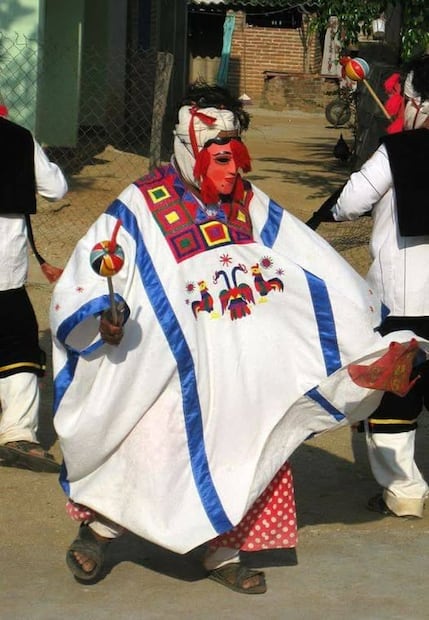 Danza de las Chanihuelas en Santa María Huazolotitlán. Foto: FB@Santa María Huazolotitlán